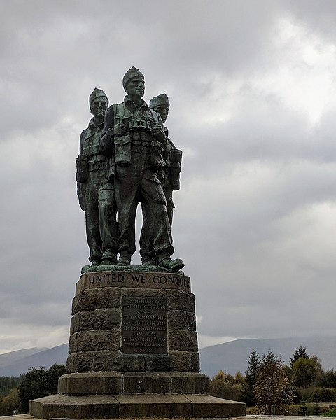 File:Commado monument memorial.jpg