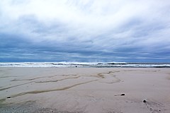 Пляж Кепсог во время Хосе (36559081033) .jpg