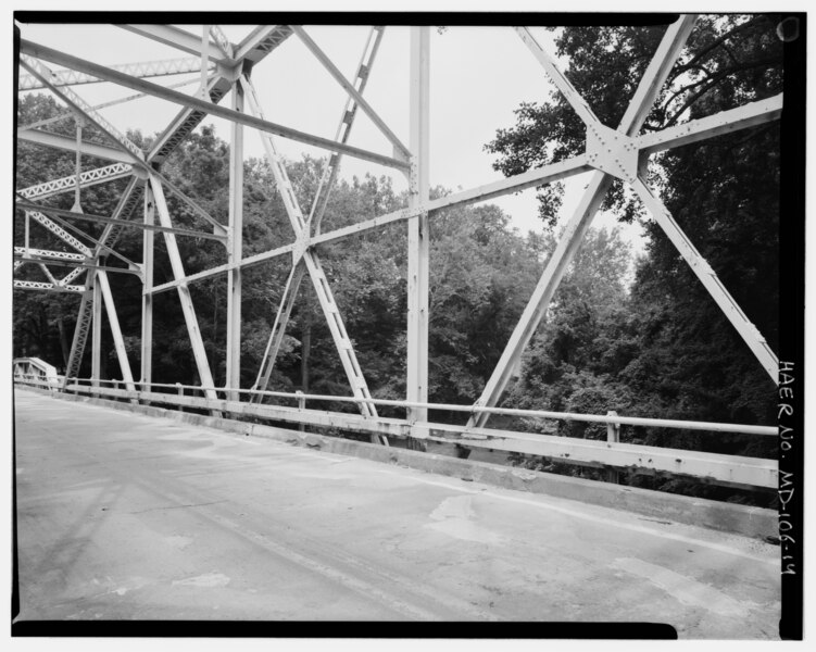 File:DETAIL OF EAST ELEVATION OF PARKER TRUSS SHOWING VERTICAL BEAMS, AND DIAGONAL AND HORIZONTAL BRACING, LOOKING EAST - Wilson Mill Bridge, Spanning Deer Creek at MD Route 161, HAER MD,13-DARL.V,4-14.tif