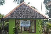 Banjar: Kubah makam Datu Haji Abdul Murid, ulama matan Marabahan, Barito Kuala, Kalimantan Selatan. Bahasa Indonesia: Pusara dari Datu Haji Abdul Murid, ulama dari Marabahan, Barito Kuala, Kalimantan Selatan. English: Tomb of Datu Afit, a cleric from Marabahan subdistrict, Barito Kuala Regency, South Kalimantan.