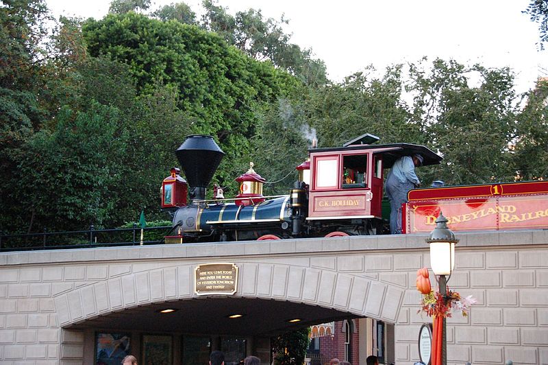 File:Disneyland Railroad Locomotive 01.jpg