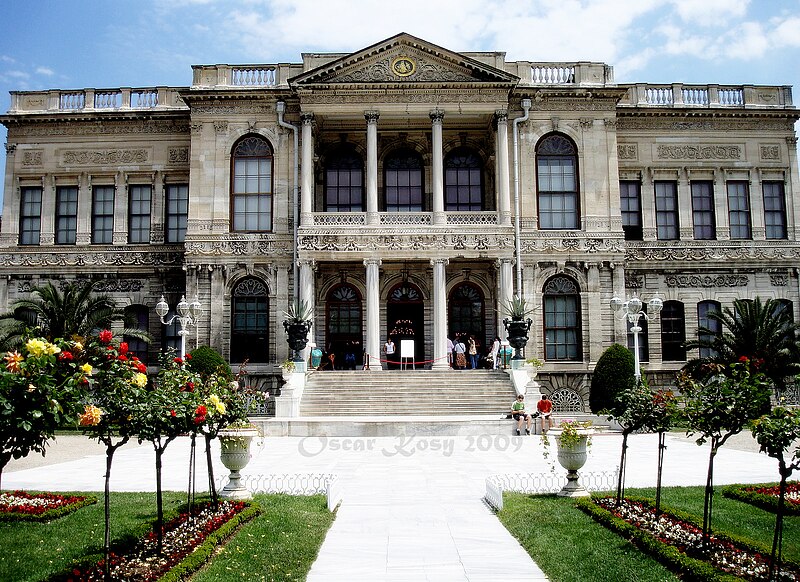 File:Dolmabahce, Istanbul, Turchia.JPG