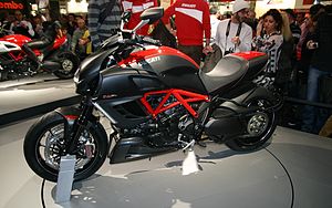 excitation silke Bi Ducati Diavel - Wikipedia