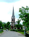 Kirche mit Innenausstattung und Gefallenendenkmal