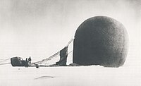 Ballongen Örnen, efter landningen på isen den 14 juli 1897.