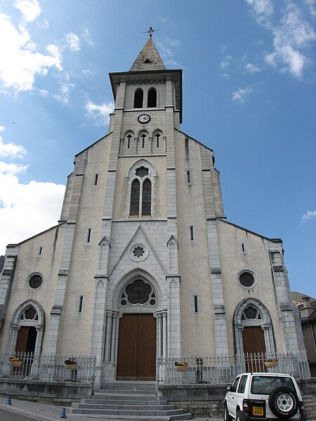 File:Eglise-Laruns 002.jpg