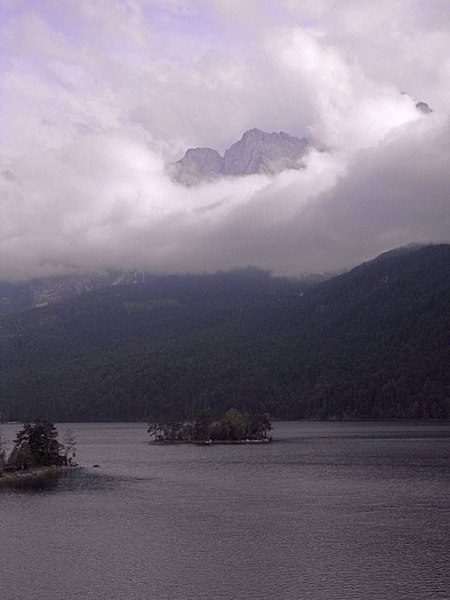 File:Eibsee mit Ludwigsinsel - geo.hlipp.de - 15875.jpg