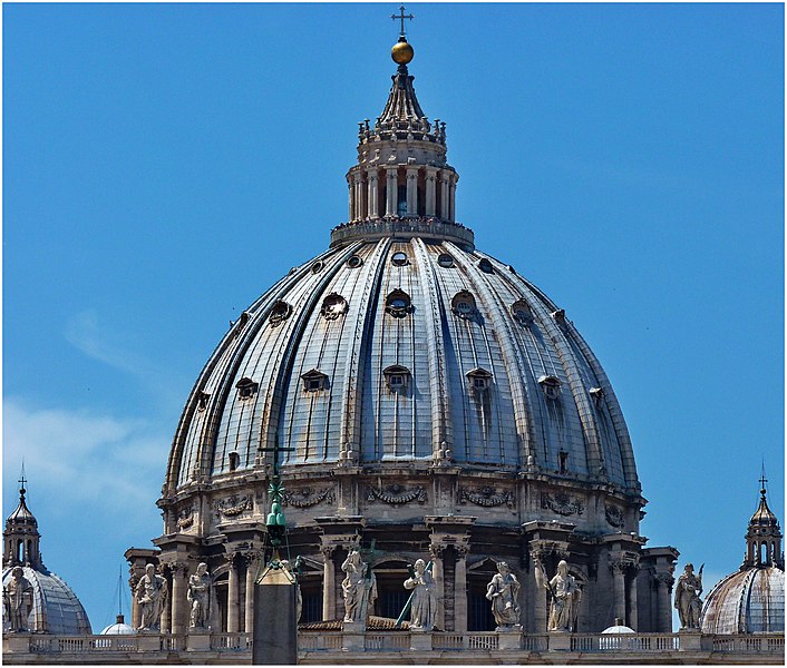 File:Esterno della cupola e le statue degli apostoli - panoramio.jpg