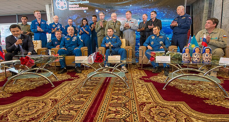 File:Expedition 48 Soyuz TMA-20M Landing (NHQ201609070046).jpg - Wikimedia Commons