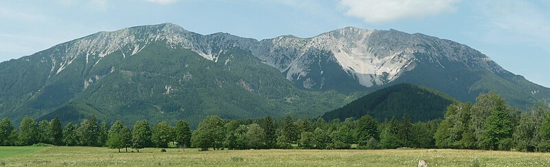 A Schneeberg látképe Puchberg am Schneeberg Hof településrészéről