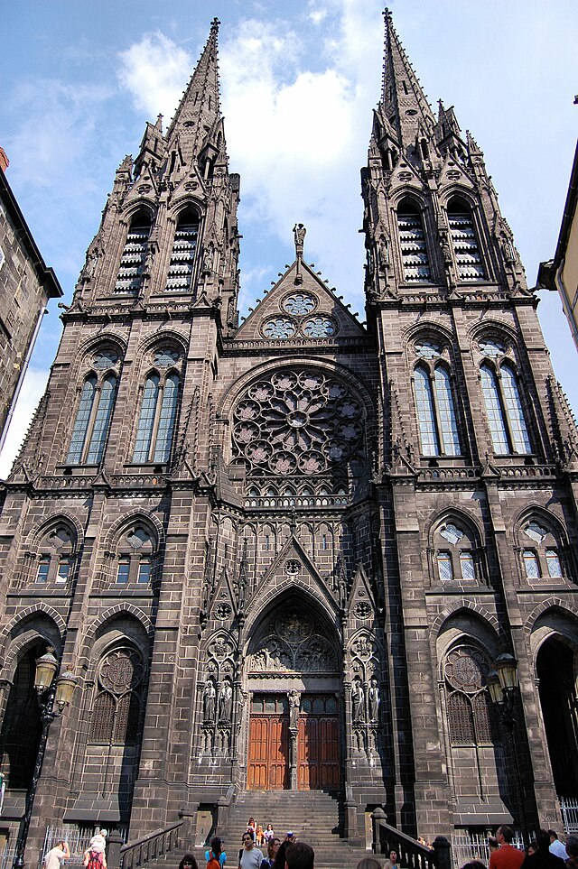 Facade cathedrale clermont-ferrand