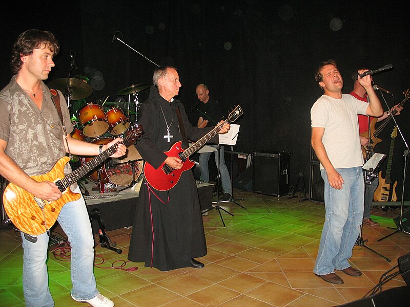 File:Feedback Band 03.jpg