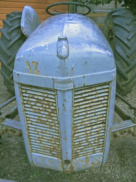 File:Ferguson Tractor, Brock Bushes - geograph.org.uk - 1490565.jpg