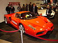 法拉利Enzo，法拉利2002年上市的超级跑车。