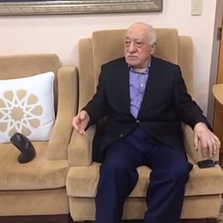 <span class="mw-page-title-main">Fethullah Gülen</span> Muslim theologian and Turkish dissident