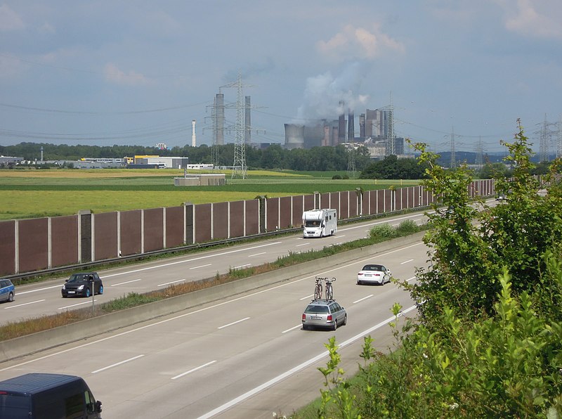 File:Fiat Ducato III Reisemobil -- Autobahn 4 bei Eschweiler.JPG