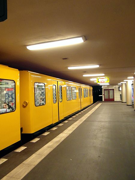 File:Flickr - IngolfBLN - Berlin - U-Bahnhof Kleistpark (60).jpg