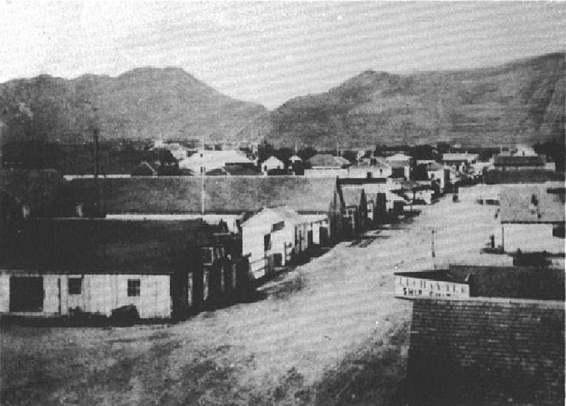 File:Fort Street, Honolulu, Hawaii, 1856, looking toward the mountains.jpg