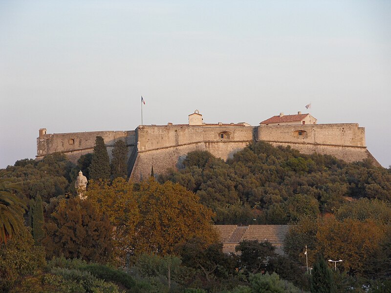 File:Fort carré (Antibes)2.jpg