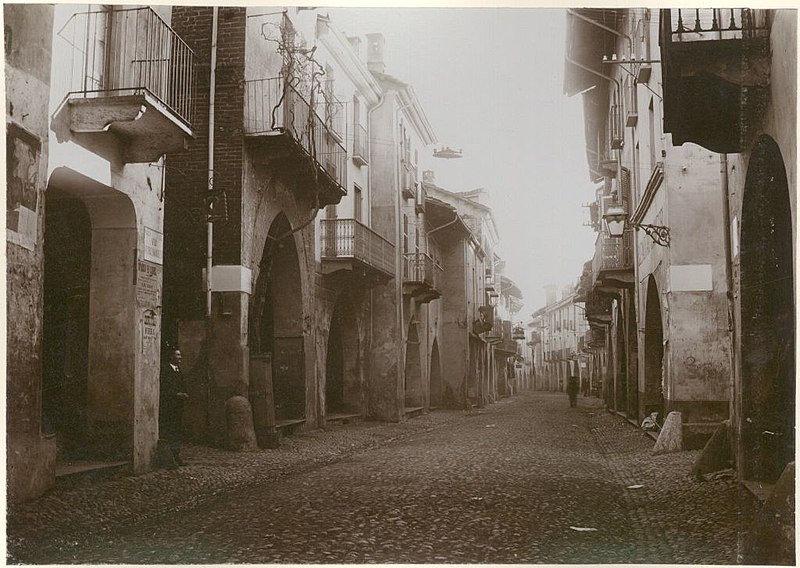 File:Gabinio.Cirie' Via Vitt.O Emanuele. Cirie', Portici Di Via Vittorio Emanuele II 1A24.jpg