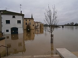Garonne Flood 2021 - Langon - Avenue Èlie Sampson - downstream.jpg
