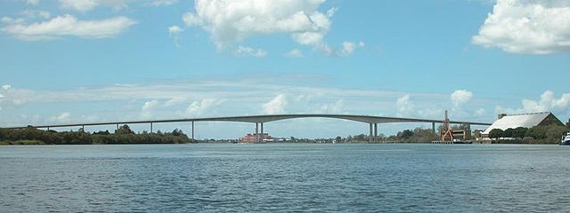 The Gateway Bridge (now named Sir Leo Hielscher Bridges), pictured from the Brisbane River in 2003.