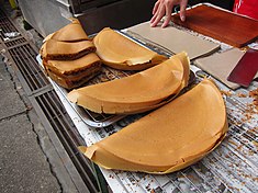 Kue terang bulan - Wikipedia bahasa Indonesia 