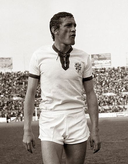 Forward Gigi Riva led Cagliari to their first Serie A title in 1969–70.