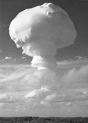 Champignon atomique de l'essai Grapple Y,le 28 avril 1958.