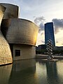 Guggenheim ob sončnem zahodu