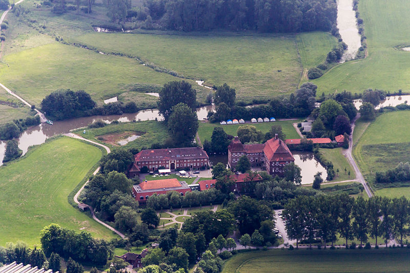 File:Hamm, Schloss Oberwerries -- 2014 -- 8806.jpg