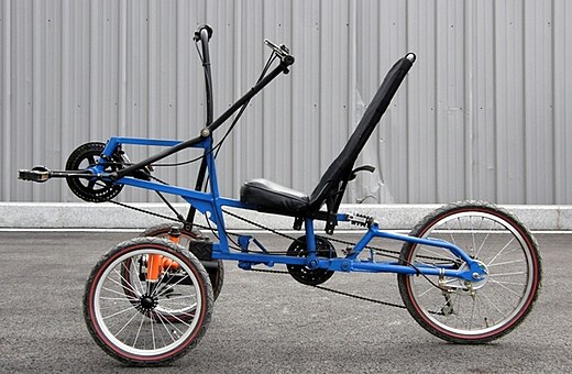 Hand and foot recumbent tricycle