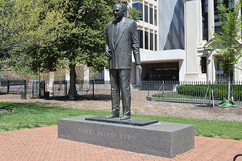 File:Harry Flood Byrd statue on capitol lawn.jpg