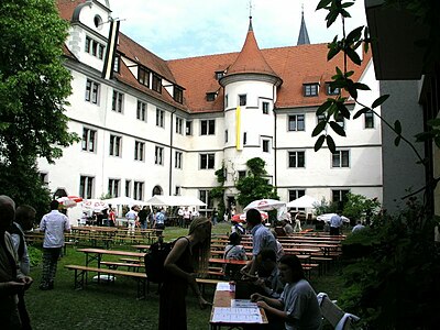 Hof des Wilhelmsstifts in Tübingen (Tag der offenen Tür 2007).jpg