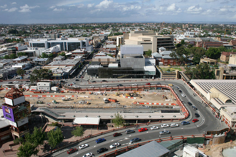 File:Horseshoe Bridge, looking north-east.jpg