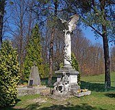 Pomnik Wolności z 1928 na pamiątkę poległych Polaków w walkach z Ukraińcami lat 1918-19 i pomnik Polaków poległych w walkach z UPA w 1946 roku