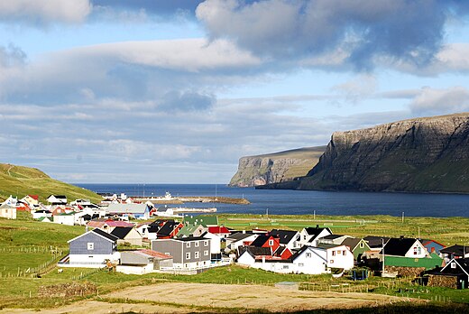 Het dorp Hvalba op het eiland Suðuroy