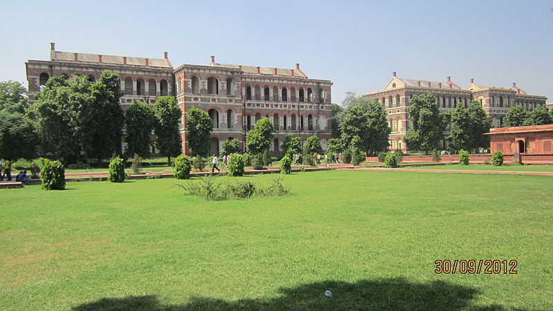 File:Interiors of Red Fort, Delhi, India.JPG