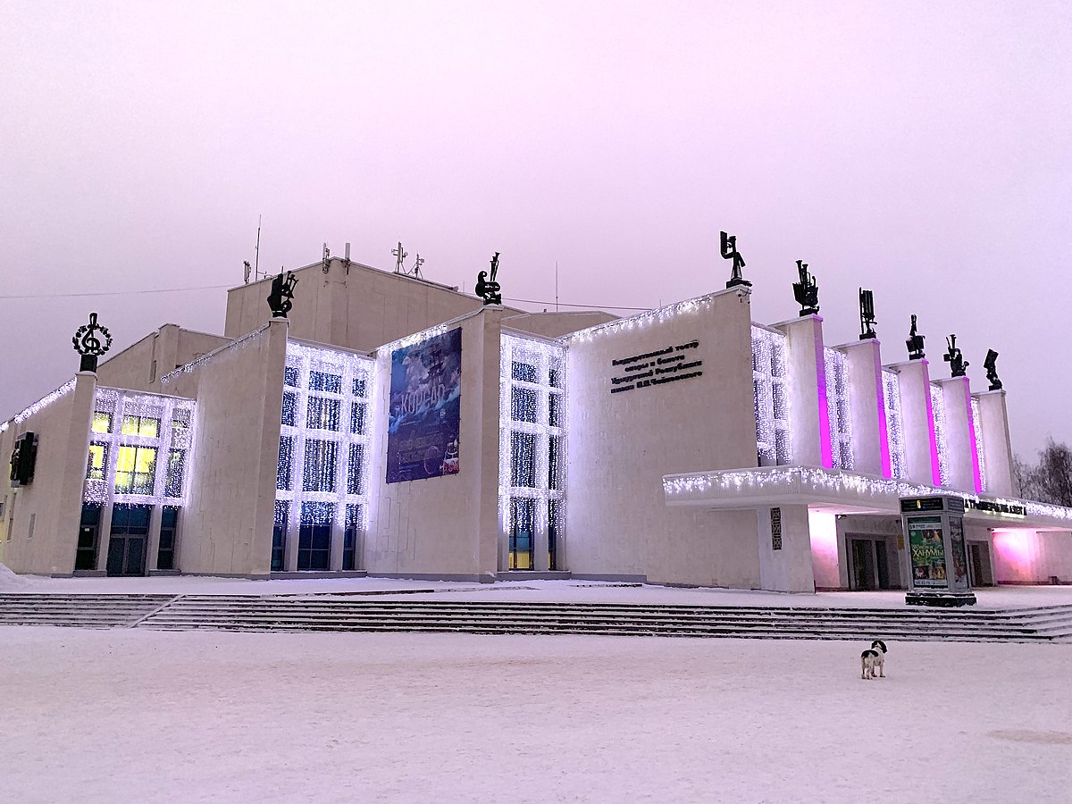 Файл:Izhevsk Opera-2.jpg — Википедия