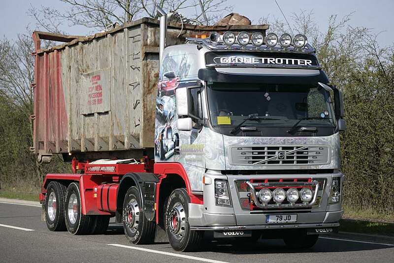 File:J Davidson Scrap Metal Processors Volvo FM hook lift truck, 15 April 2010.jpg