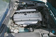 The 4.0-litre AJ16 inline-6 engine Jaguar AJ16 4.0 engine (1995 XJ) right view.jpg