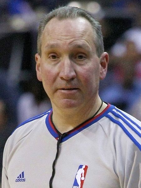 File:Joe DeRosa NBA referee.jpg