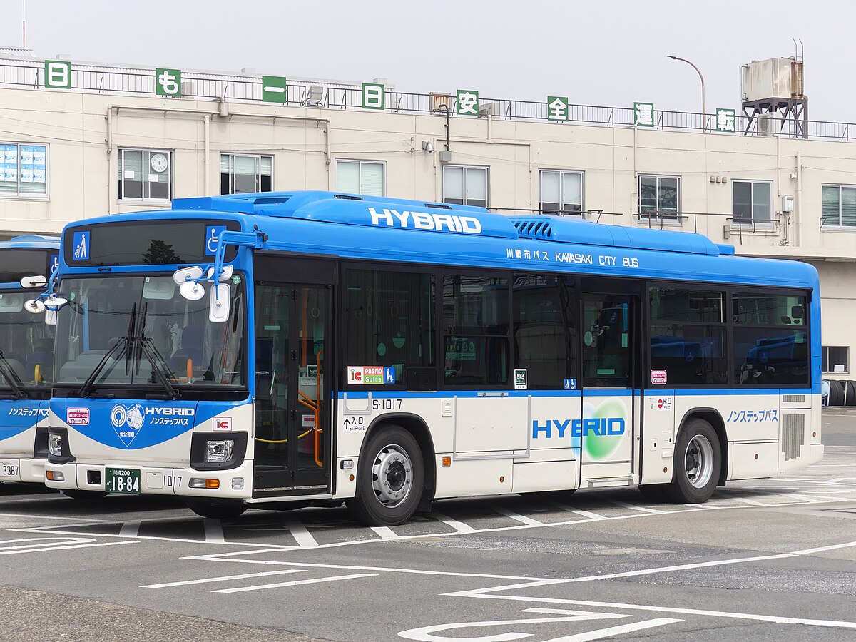 File:Kawasaki City Bus S-1017 ISUZU ERGA HYBRID 2SG-HL2ANBD.jpg 