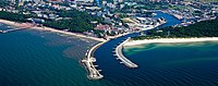 Kołobrzeg, wejście do portu - panoramio.jpg