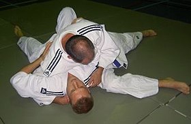 Kuzure-kesa-gatame