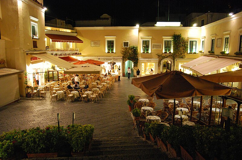 File:LA Piazzetta.JPG