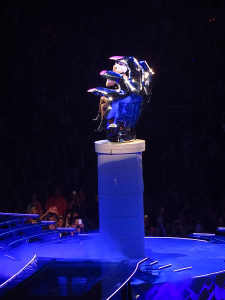 File:Lady Gaga, ARTPOP Ball Tour, Bell Center, Montréal, 2 July 2014 (52) (14559855791).jpg