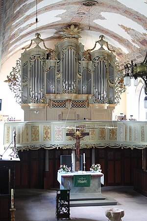 Leer - ev Lutherkirche - Kirche - Innenraum 2.jpg