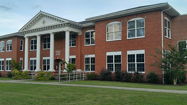 Former Batesburg Graded School (1912) on U.S. Highway 1