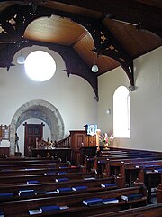Le gaélique est toujours pratiqué à Lismore, avec la présence de bible bilingues dans l'église.